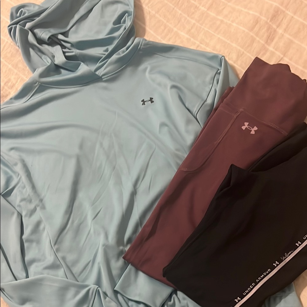 Under Armour XS Bundle-two leggings and dri fit top